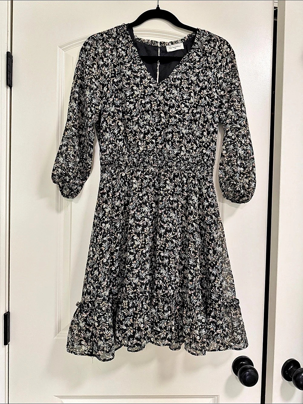 The Recontour Floral Mini Dress in Black Size Small Like New